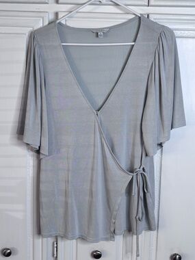 Lucky Brand Light Gray Knit Wrap Top sz L